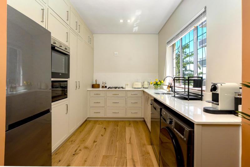 To Let 2 Bedroom Property for Rent in Sea Point Western Cape